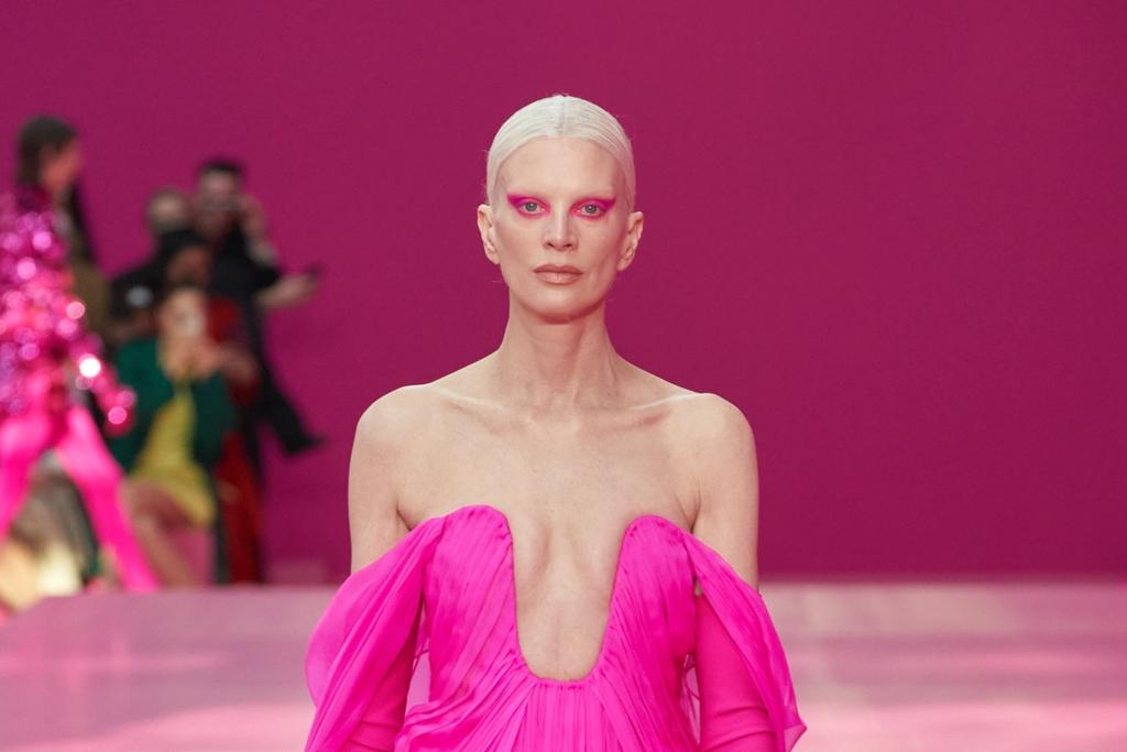 5 things to know about Valentino's hot pink AW22 show - Vogue Australia