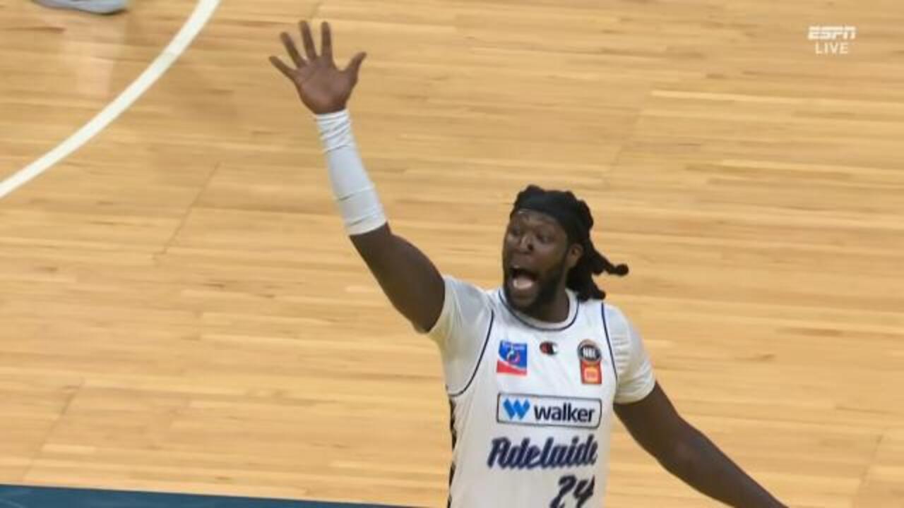 Harrell waves goodbye to Kings' season