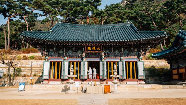 The 12th-century Jingwansa Temple.