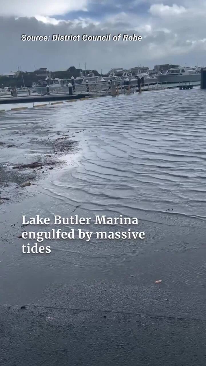 Huge tides spilling at Robe Marina