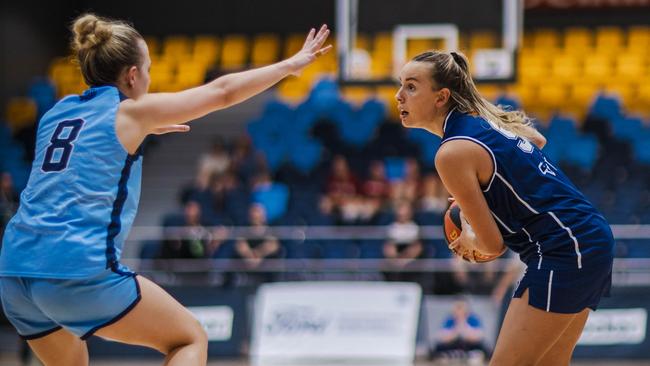 Victorian guard Sienna Harvey in action during the Under-20 National Championships. Picture: Taylor Earnshaw