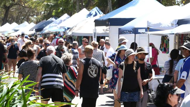 The Palm Cove markets attract strong crowds. PICTURE: BRENDAN RADKE