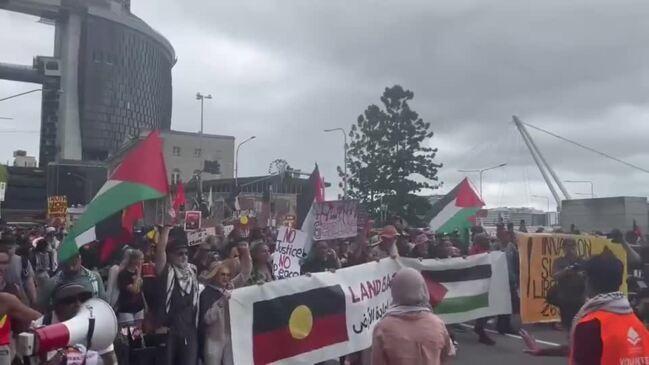 Thousands attend Invasion Day rally in Brisbane