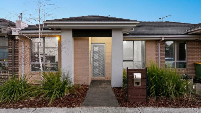 Pakenham and Officer have been tipped for mega future house price growth. No. 5 Harold St, Officer, transacted recently for $492,500.