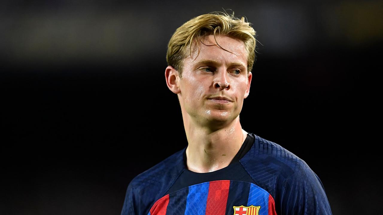 Barcelona's Dutch midfielder Frenkie De Jong reacts during the 57th Joan Gamper Trophy friendly football match between FC Barcelona and Club Universidad Nacional Pumas at the Camp Nou stadium in Barcelona on August 7, 2022. (Photo by Pau BARRENA / AFP)