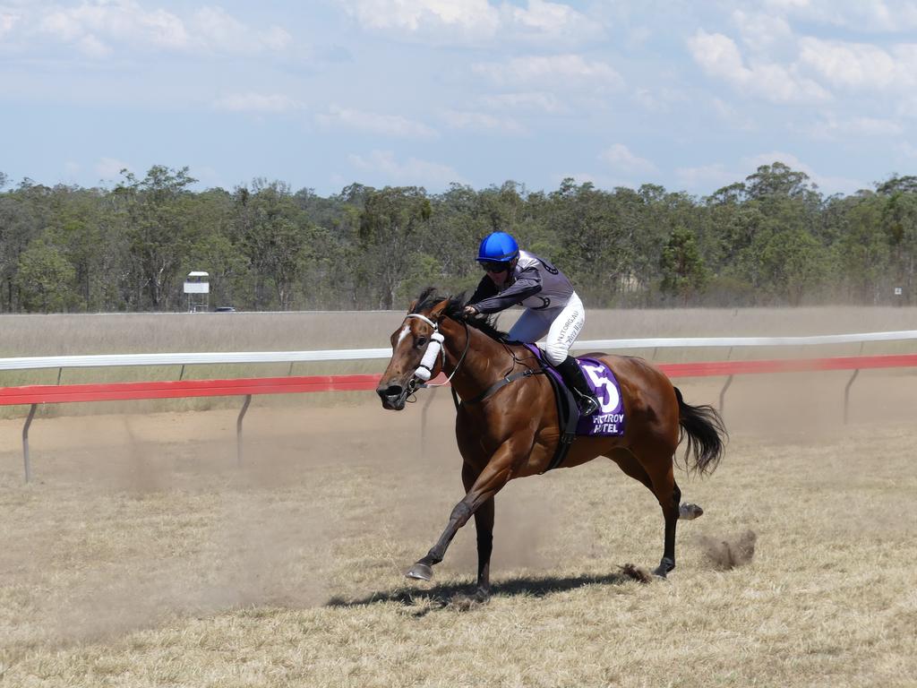 Nanango races 2020. Photo/Holly Cormack.