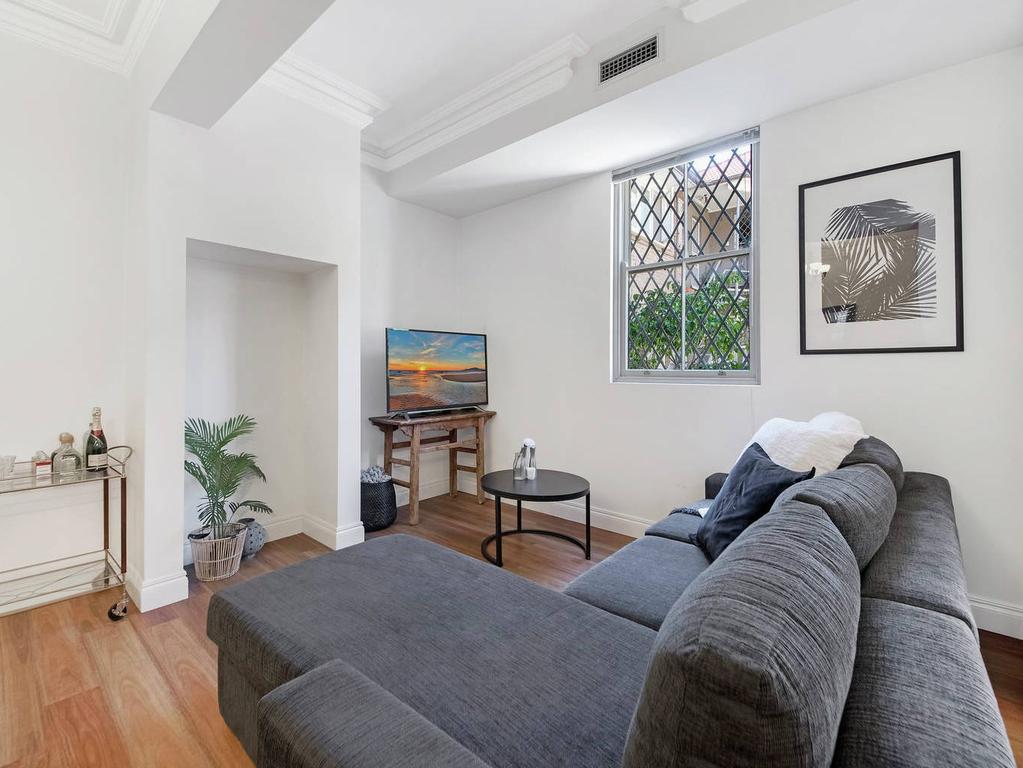 Jesinta Franklin has sold her Mosman investment unit.