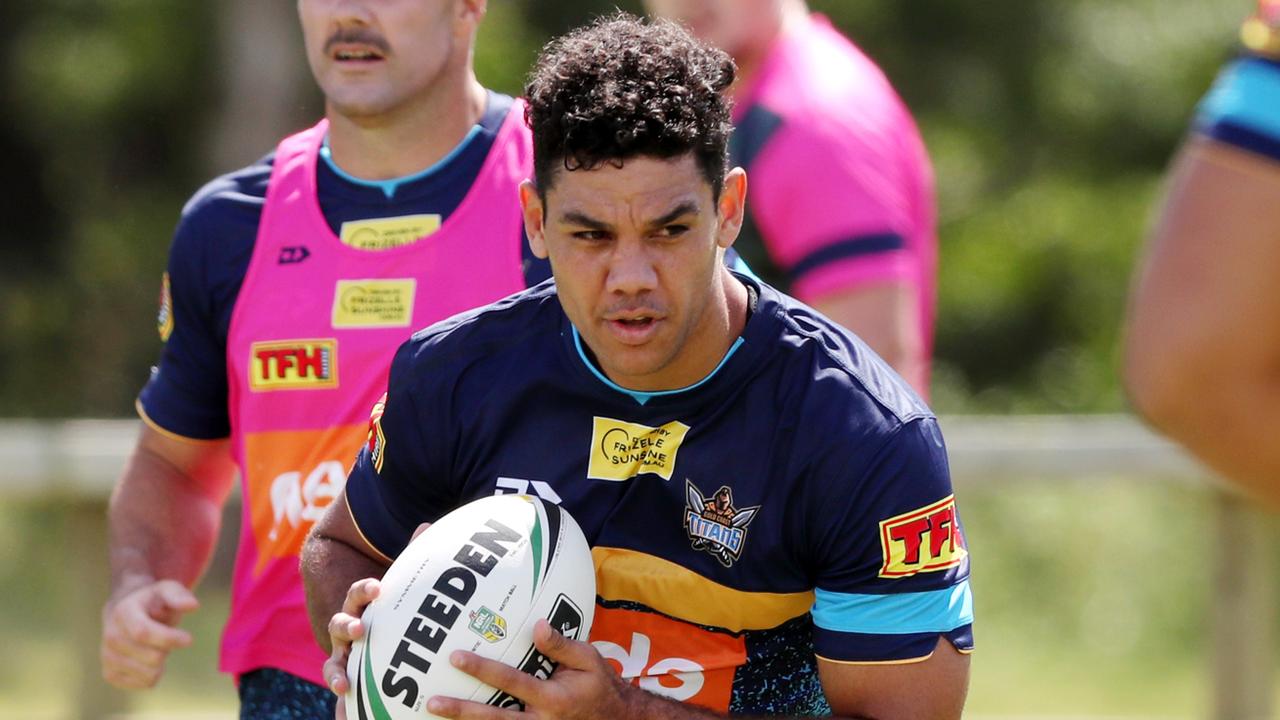 Brian Kelly and Tyrone Peachey prepare to battle it out for Gold Coast ...