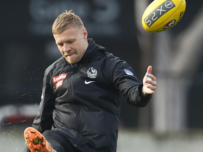 MELBOURNE, AUSTRALIA - JULY 07: Jordan De Goey of the Magpies in action during a Collingwood Magpies AFL training session at Olympic Park Oval on July 07, 2022 in Melbourne, Australia. (Photo by Daniel Pockett/Getty Images)