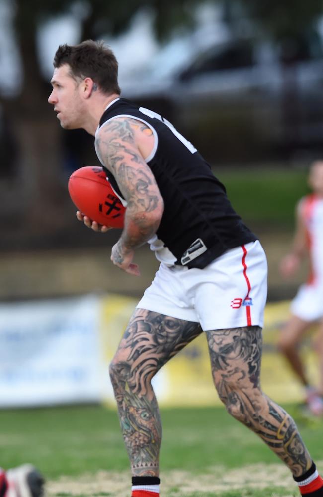 Dane Swan sums up his options for St Kilda City.