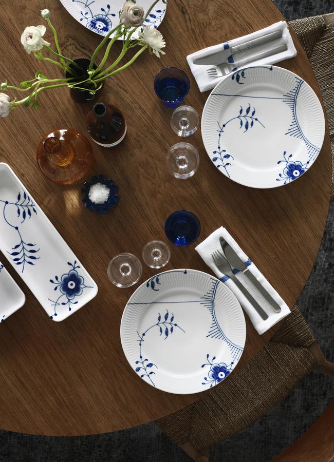 The classic blue and white Royal Copenhagen pattern is surprisingly flexible, for both casual and formal dining.