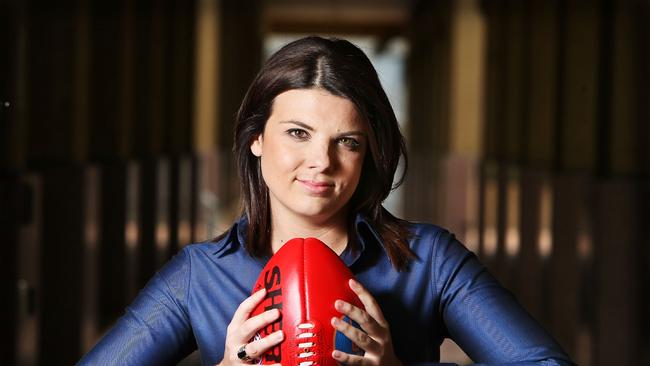 Kelli Underwood became the first female commentator in the AFL in 2009.