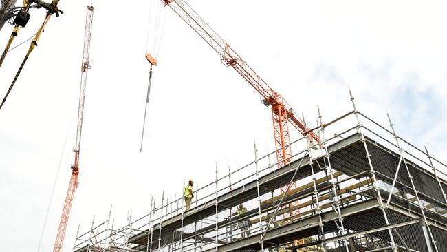 Work on a housing development on Rosebank Ave at Epping. (AAP IMAGE / Troy Snook)