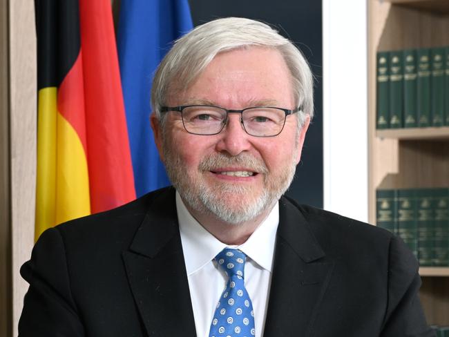 Former Australian Prime Minister Kevin Rudd poses for a portrait at his office in Brisbane, Tuesday, December 20, 2022. Former Labor Prime Minister Kevin Rudd will be Australia's next ambassador to the United States, the government has announced. (AAP Image/Darren England) NO ARCHIVING