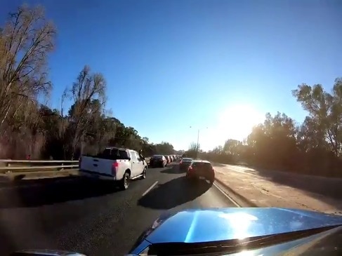 Two-Hour Traffic Wait As NSW-Victoria Border Closed Over COVID-19 Outbreak