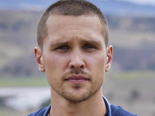 The hot new superhero doctor in Summer Bay