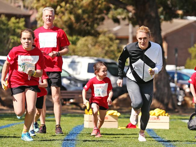 DAILY TELEGRAPH - 14/9/17 - Olympic gold medal winner Sally Pearson pictured with kids from Little Athletics NSW at Rozelle to announce a new sponsorship deal with Coles.