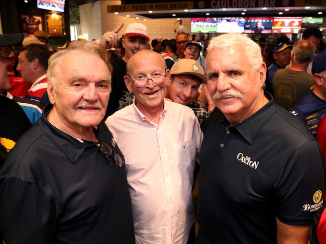 Crowds at Caxton Hotel for NRL Magic Round, Caxton St, Spring Hill – Buzz Rothfield (middle), Ross Farquhar (right, owner of the Caxton Hotel) Brisbane – on Friday 2nd May 2025 – Photo Steve Pohlner