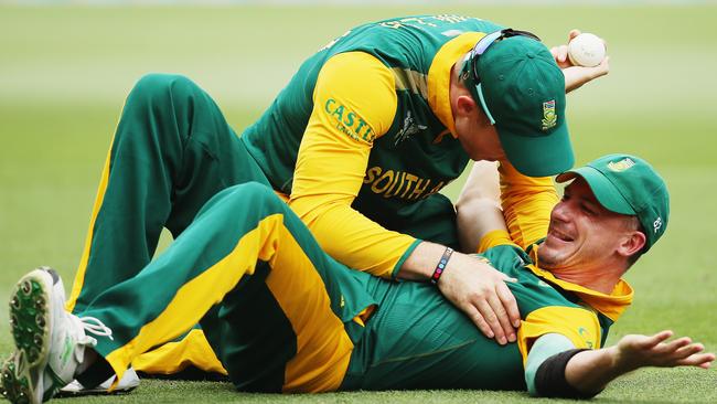 Dale Steyn takes brilliant catch at Cricket World Cup, Sean Williams ...