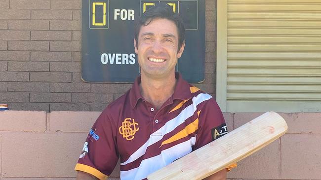 Chris Manakis ahead of his 400th game for Bentleigh Uniting.