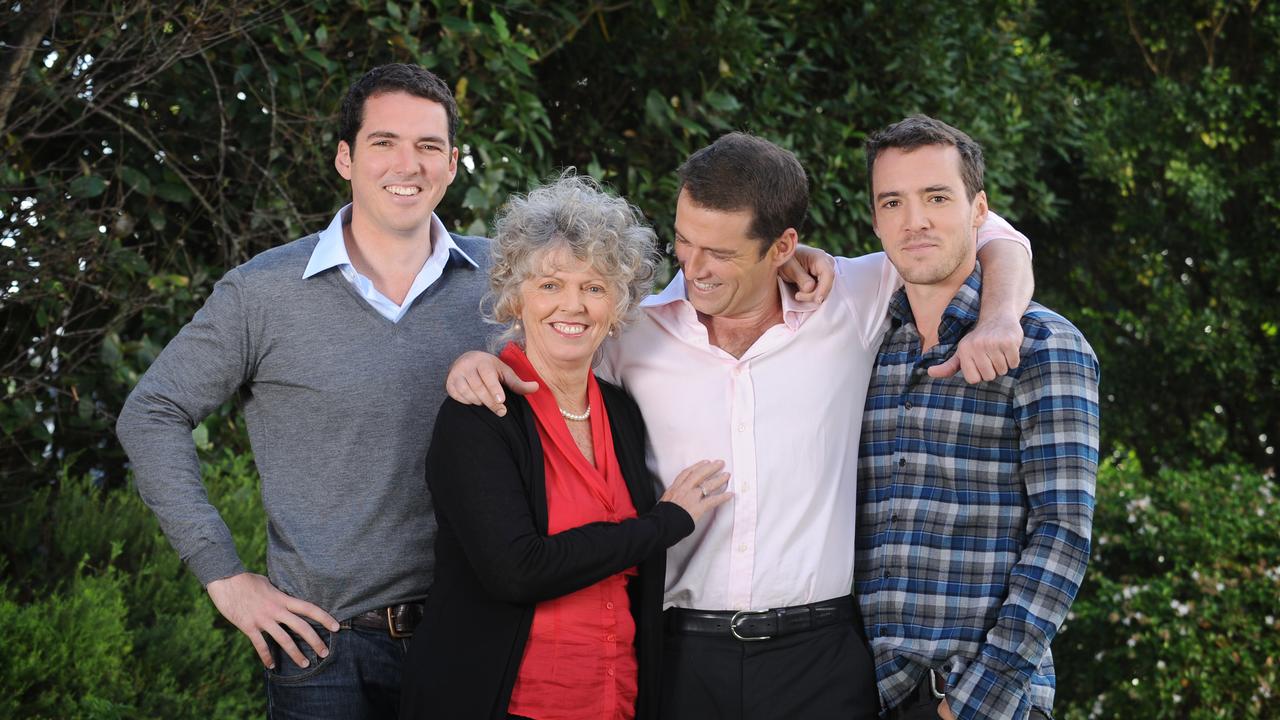 2011: The Stefanovics: His brother Peter, mother Jenny and other brother Tom.