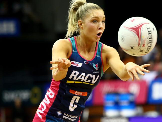 Captain of the Vixens Kate Moloney passes the ball during the Round 9 Super Netball match between the NSW Swifts and the Melbourne Vixens at QuayCentre in Sydney on Saturday, June 30, 2018. (AAP Image/Jeremy Ng) NO ARCHIVING, EDITORIAL USE ONLY