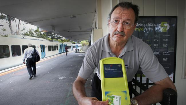 frustration-as-myki-switch-off-leaves-commuters-without-valid-tickets