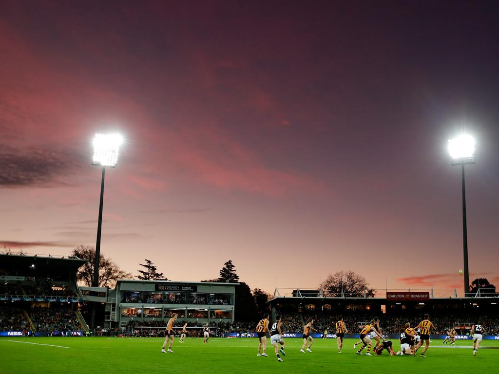 Hawthorn and Carlton clash in Launceston.