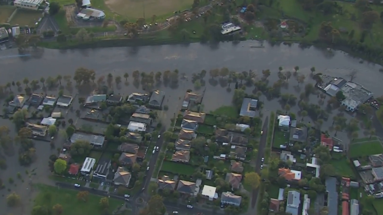 Calls for parliamentary inquiry into Melbourne floods