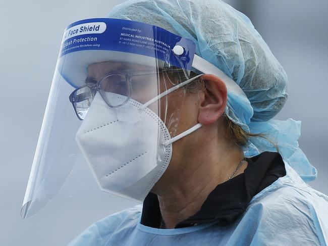 MELBOURNE, AUSTRALIA - NewsWire Photos SEPTEMBER 18, 2020:   Health workers are seen in full PPE at a pop-up COVID19 test site in Clyde, Melbourne, Victoria. Picture: NCA NewsWire / Daniel Pockett