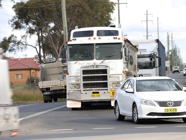 Traffic pictured on the corner of Devonshire Road and Elizabeth Drive near the suburb of Rossmore. Sections of Elizabeth Drive are getting upgraded. Picture: Damian Shaw