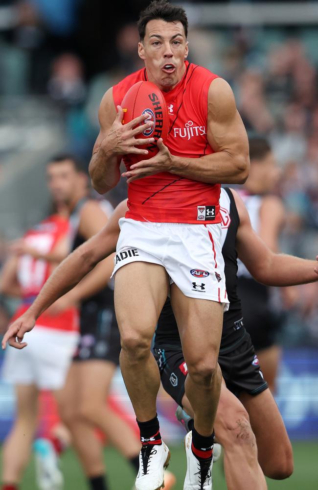 Dylan Shiel would give the Saints some valuable midfield experience. Picture: Getty Images