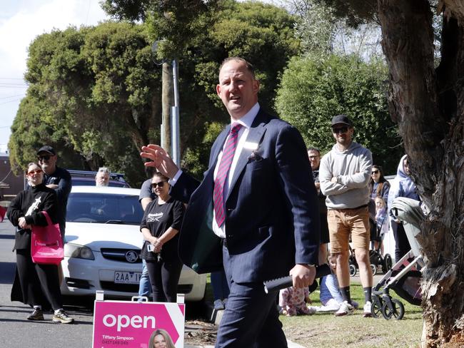 Hayeswinckle auctioneer Matthew Roberts calls bids at 32 Grey St, East Geelong.