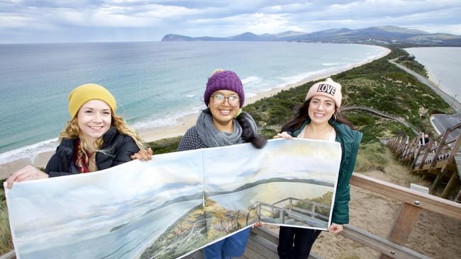 Zoe Anderson of Scotland, left, Ayu nuarida, of Indonesia and Katrina Kelly, of Scotland. Picture: EDDIE SAFARIK