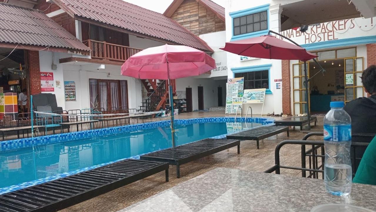 Ms Bowles and Ms Jones were staying at Nana Backpackers Hostel in Laos.