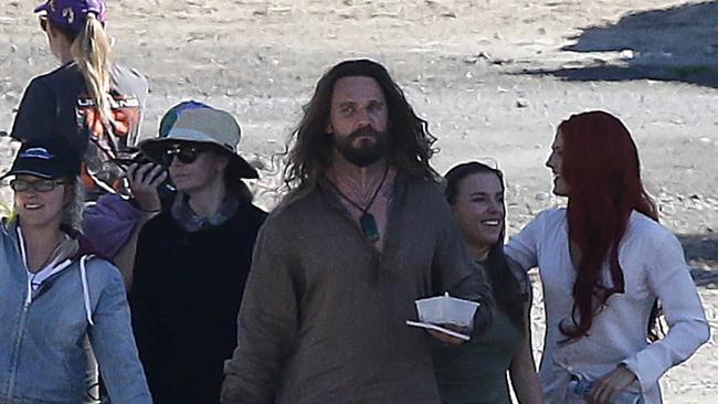 One of the stuntmen looks a lot like Jason Momoa.