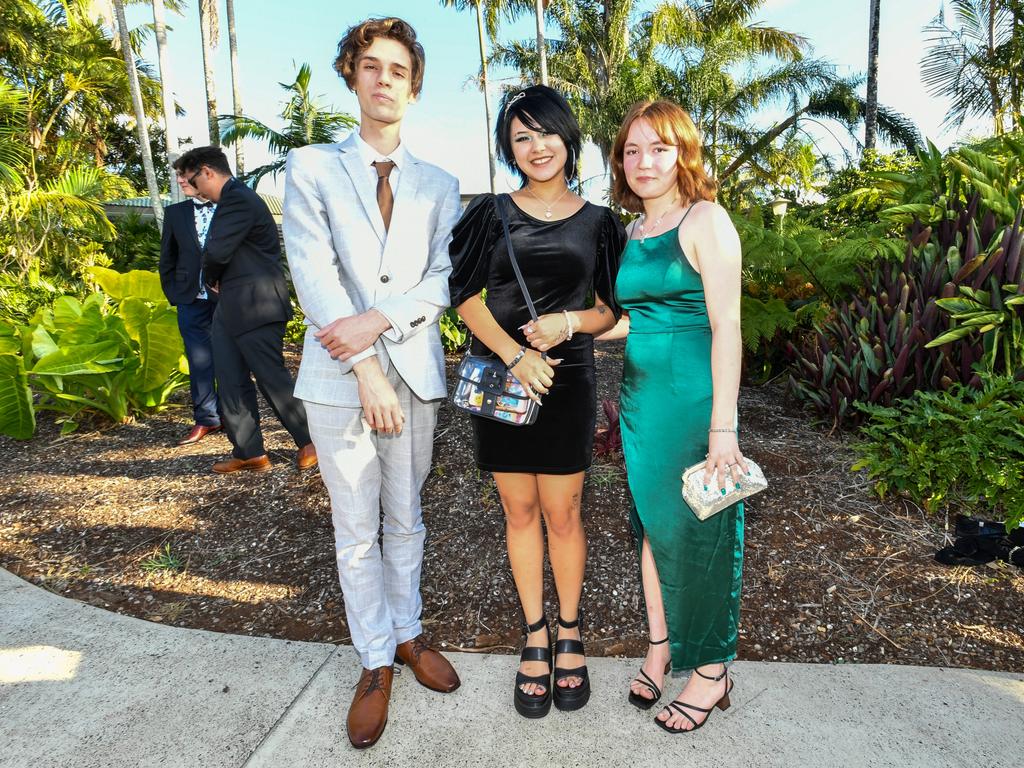 Lismore High Year 12 Formal 2022: Akira Harris, Aviva Gray and Lucy Quinn.