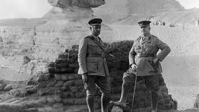 Sir John Monash with Major JP McGlinn in Egypt in 1915.