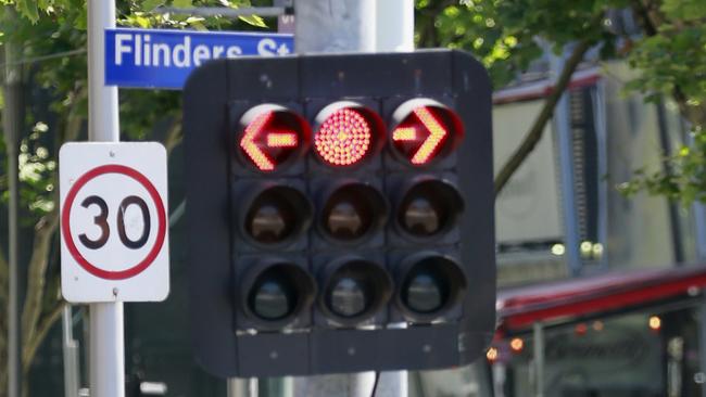 VicRoads sees red over cost of running traffic light network | Herald Sun