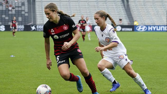 Courtney Nevin playing for Western Sydney Wanderers. Nevin is in the Matildas squad for the World Cup. Picture: AAP Image/Mark Evans