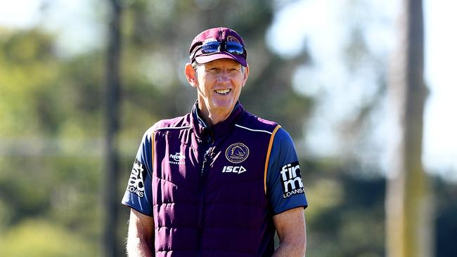 Wayne Bennett still has plenty of pulling power with attracting NRL stars. (AAP Image/Dave Hunt)