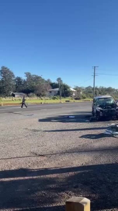New England Highway crash at Cabarlah