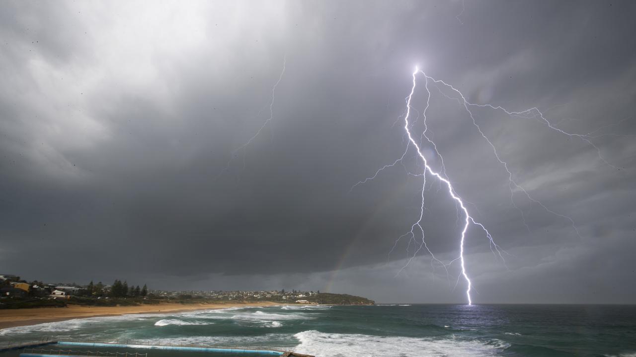 NSW weather: severe thunderstorm warning issued  — Australia's  leading news site