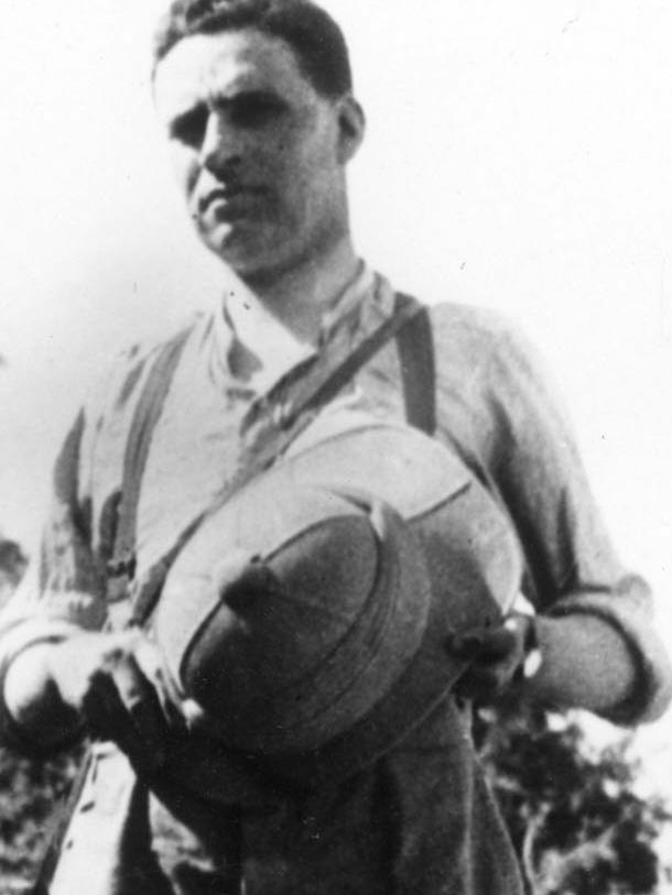 Patriotic mission ... Keith Murdoch during his visit to Anzac Cove in 1915.