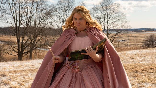 Jillian Bell plays an enthusiastic but amateur fairy godmother opposite Isla Fisher in Godmothered.