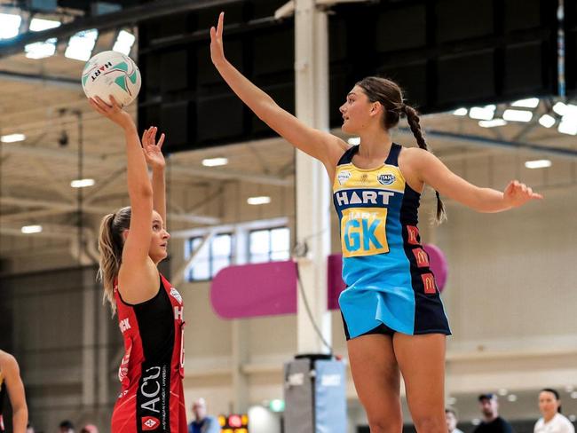 Darcie Davies playing for the Gold Coast Titans in the Ruby Series in 2022 against the Brisbane North Cougars. Photo: Titans Netball.