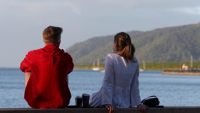 BOM have reminded tourists and residents, numerous fires are burning across the state and leading to poor quality and reduced visibility, and to avoid smoke where possible, shut doors and keep windows closed. Photo: Stewart McLean.