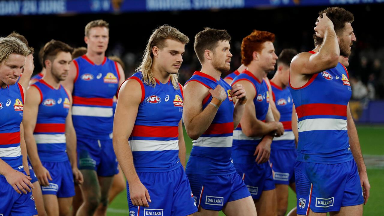 AFL Round 12: Geelong def Western Bulldogs, Bailey Smith report, latest ...