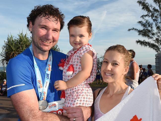 City2Surf 2017. Ken McGregor with daughter, Maya, 2, and wife Miriam. PICTURE: Patrina Malone