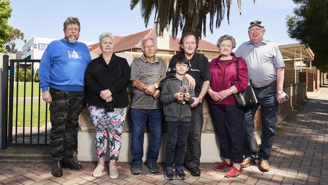 Glynde residents Chris Levingston, Lesley Dellar-Levingston, Jack Scalzi, Aidan, Paul Henry, Val and Dennis McCurdy oppose Aldi’s plans. Picture: Matt Loxton